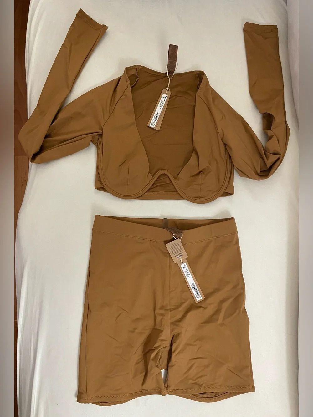 Skims 2PC NWT Swim long sleeve underwire swim Top & Shorts Size XXS Almond
